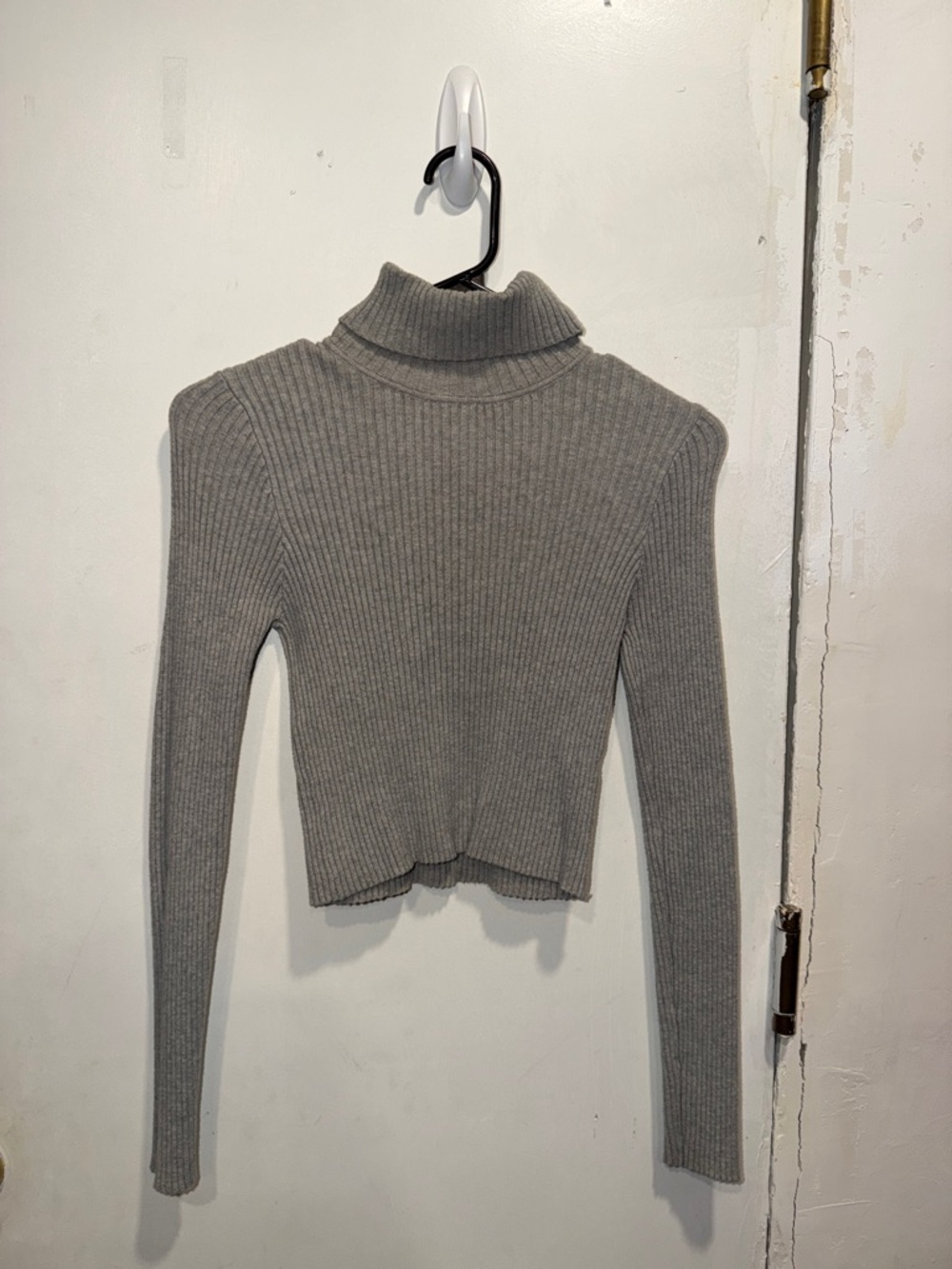 Forever 21 Gray Ribbed Cropped Turtleneck